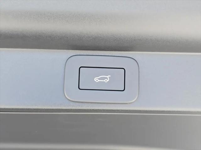 2026 Land Rover Range Rover P400 SE 7 Seat