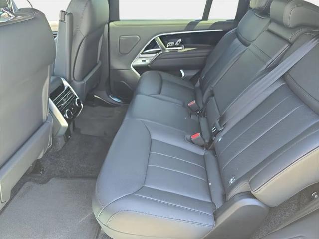 2026 Land Rover Range Rover P400 SE 7 Seat