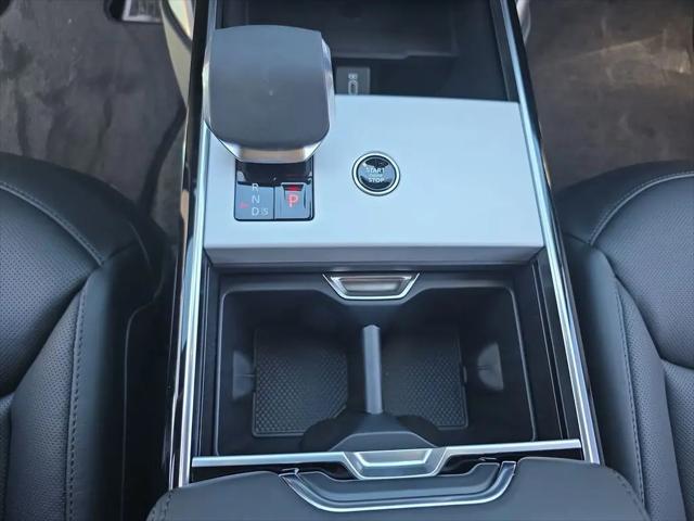 2026 Land Rover Range Rover P400 SE 7 Seat