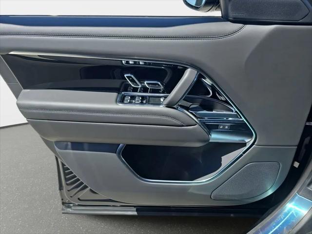 2026 Land Rover Range Rover P400 SE 7 Seat