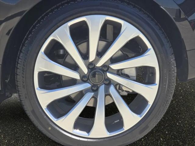 2026 Land Rover Range Rover P400 SE 7 Seat