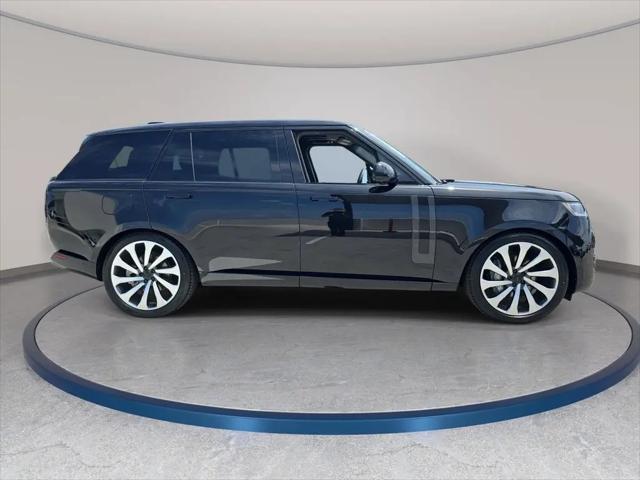 2026 Land Rover Range Rover P400 SE 7 Seat