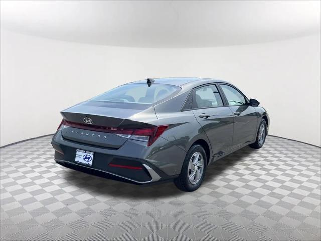 2024 Hyundai Elantra SE