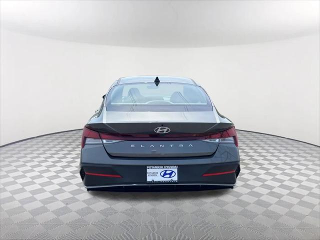 2024 Hyundai Elantra SE