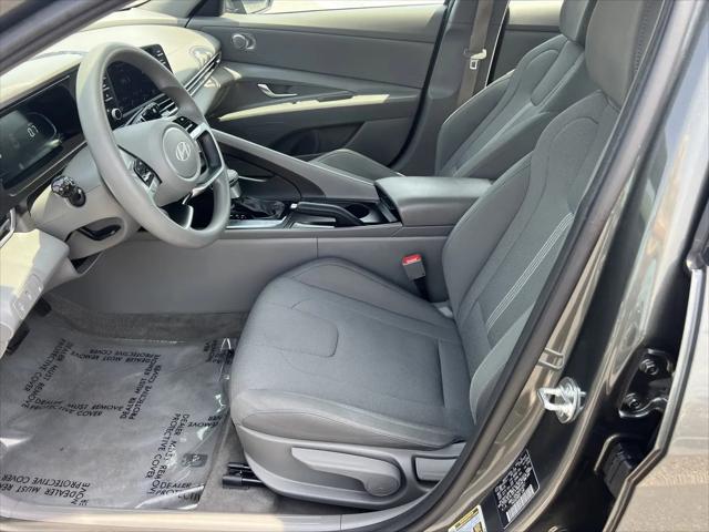 2024 Hyundai Elantra SE