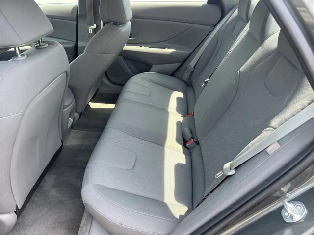 2024 Hyundai Elantra SE