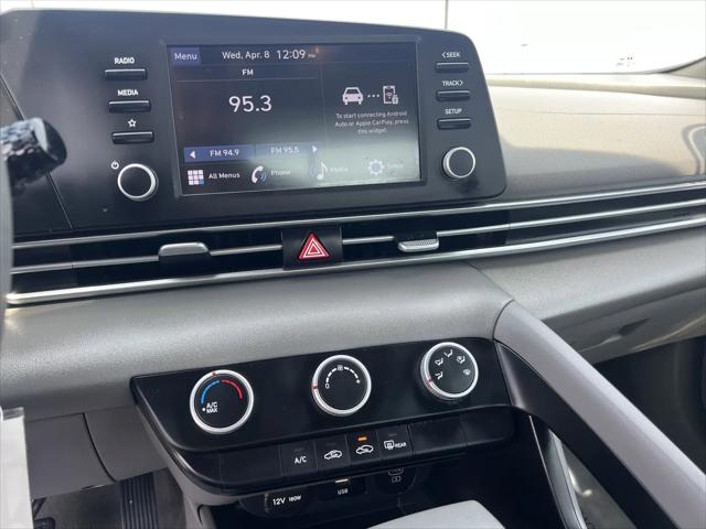 2024 Hyundai Elantra SE