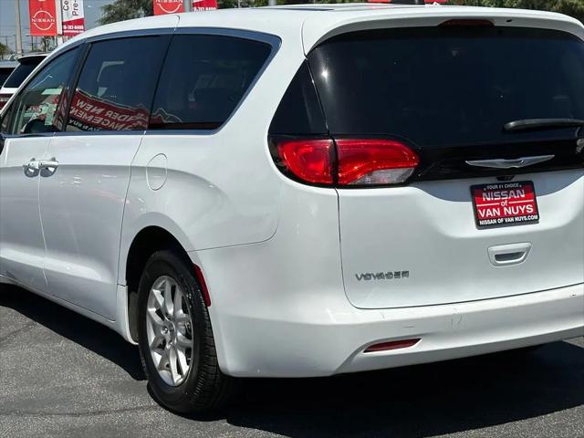 2023 Chrysler Voyager LX