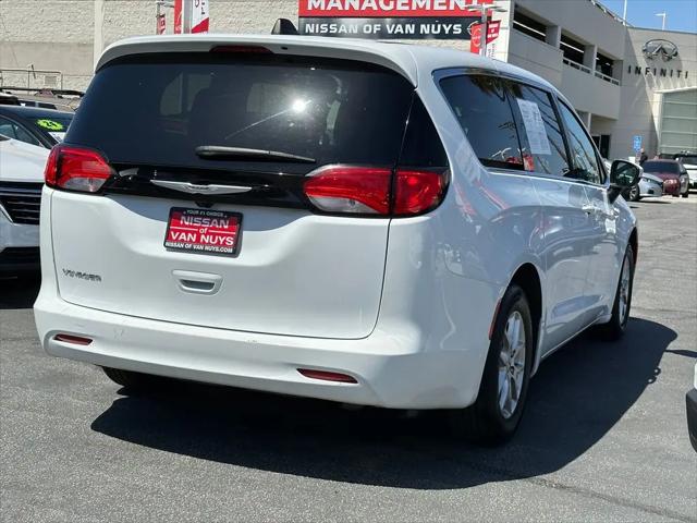 2023 Chrysler Voyager LX