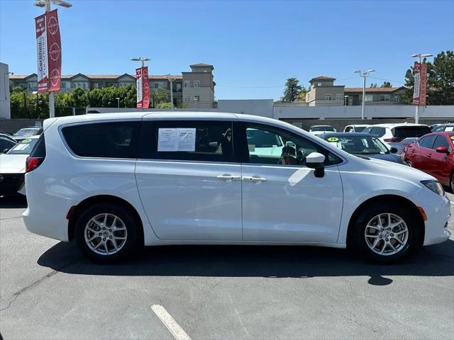 2023 Chrysler Voyager LX