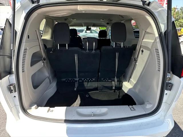 2023 Chrysler Voyager LX