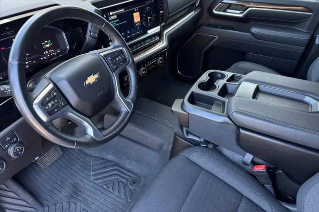 2025 Chevrolet Silverado 2500HD 4WD Crew Cab Standard Bed LT