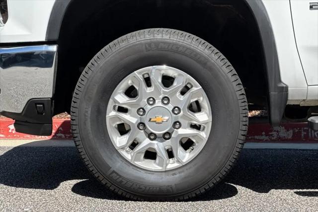 2025 Chevrolet Silverado 2500HD 4WD Crew Cab Standard Bed LT