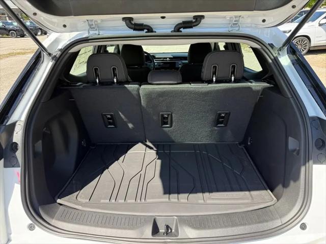 2027 Chevrolet Bolt LT FWD