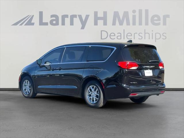 2026 Chrysler Voyager LX
