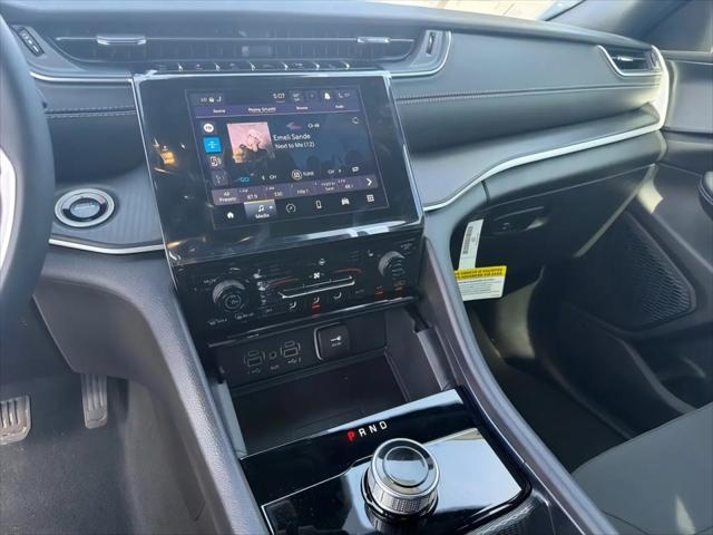 2026 Jeep Grand Cherokee Altitude 4x4