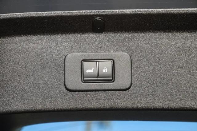 2026 Nissan LEAF PLATINUM+