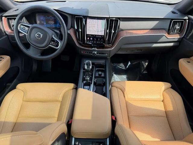 2023 Volvo XC60 B5 Ultimate Bright Theme