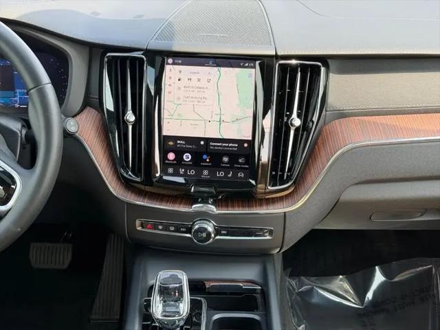 2023 Volvo XC60 B5 Ultimate Bright Theme
