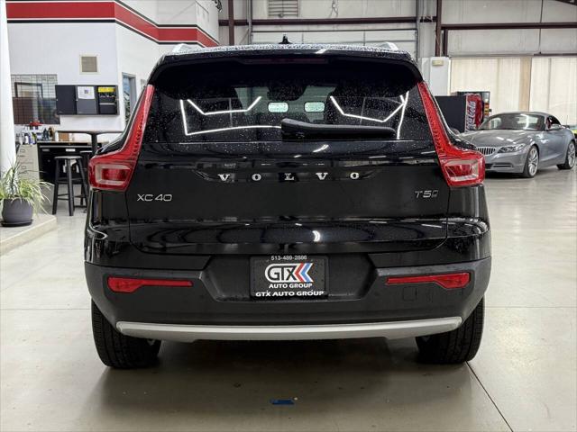 2022 Volvo XC40 T5 Momentum