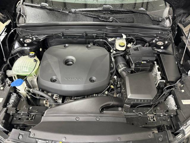 2022 Volvo XC40 T5 Momentum