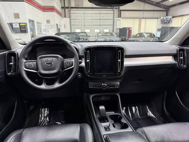 2022 Volvo XC40 T5 Momentum