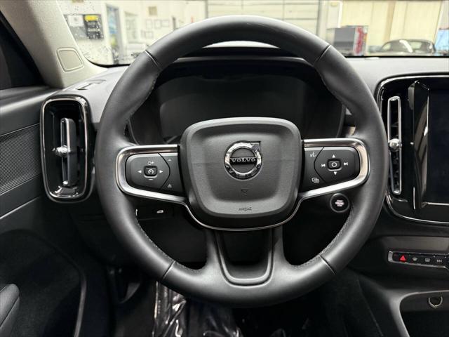 2022 Volvo XC40 T5 Momentum