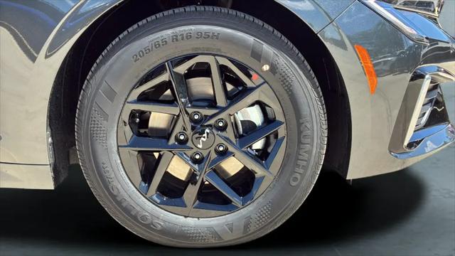 2026 Kia K5 LXS FWD