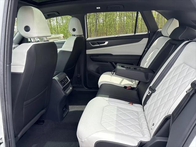 2026 Volkswagen Atlas Cross Sport SEL Premium R-Line