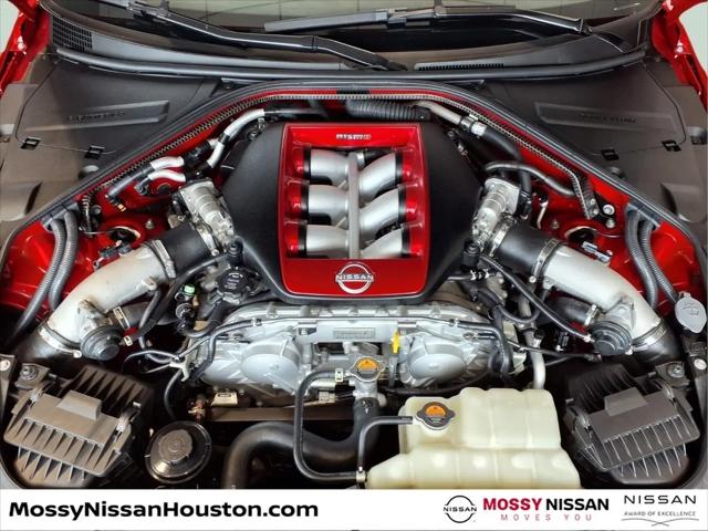 2024 Nissan GT-R NISMO Dual-clutch 6-Speed Transmission