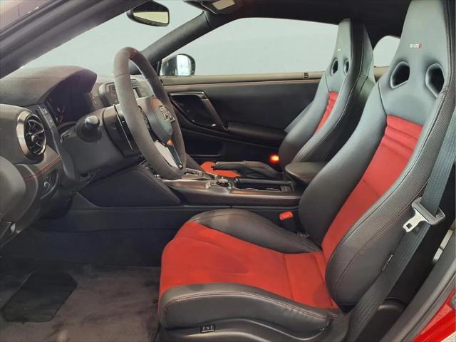 2024 Nissan GT-R NISMO Dual-clutch 6-Speed Transmission