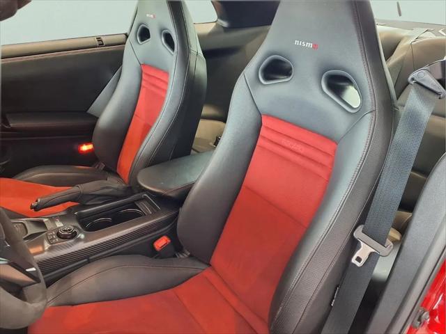 2024 Nissan GT-R NISMO Dual-clutch 6-Speed Transmission