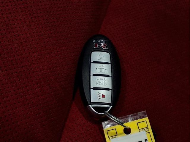 2024 Nissan GT-R NISMO Dual-clutch 6-Speed Transmission