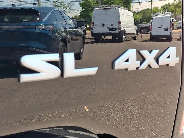 2025 Nissan Frontier Crew Cab SL 4x4