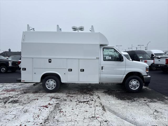 2026 Ford E-350 Cutaway Base