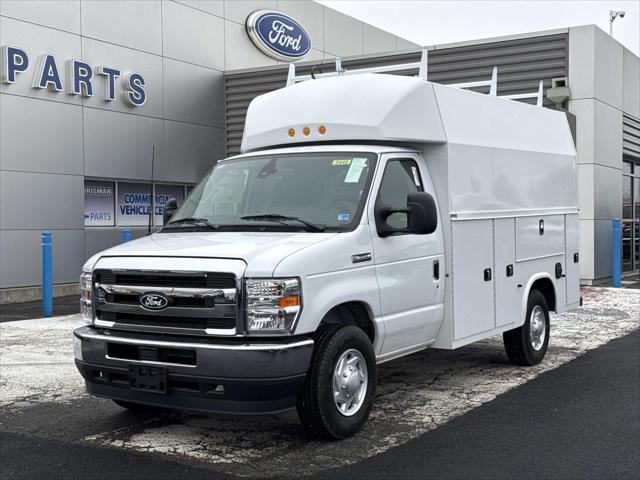 2026 Ford E-350 Cutaway Base