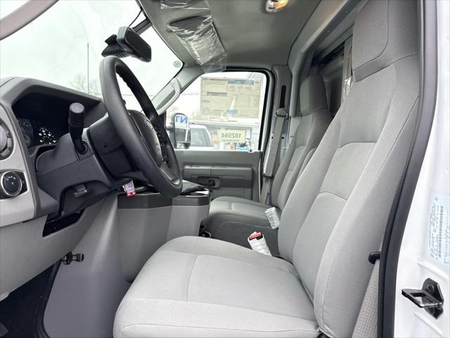 2026 Ford E-350 Cutaway Base