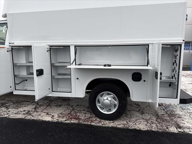 2026 Ford E-350 Cutaway Base