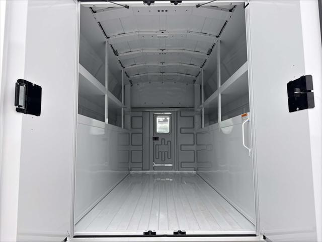 2026 Ford E-350 Cutaway Base