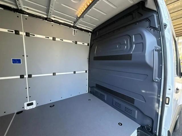 2025 Mercedes-Benz Sprinter 2500 High Roof 4-Cyl Diesel