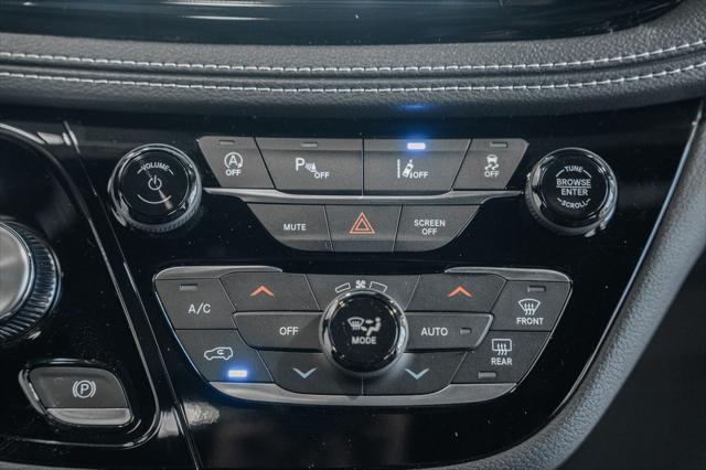 2026 Chrysler Pacifica Select AWD