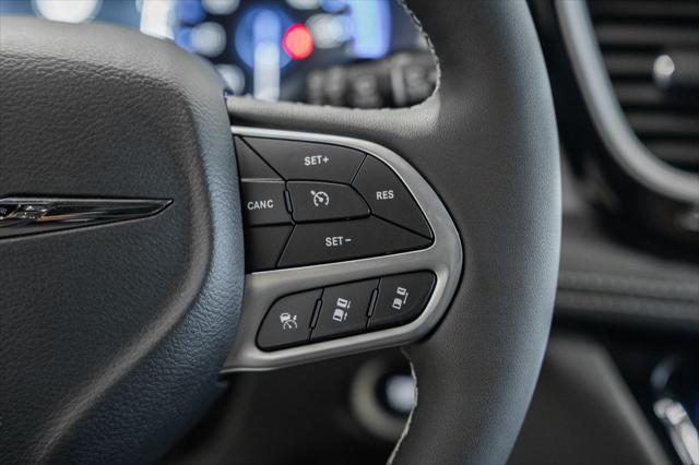2026 Chrysler Pacifica Select AWD