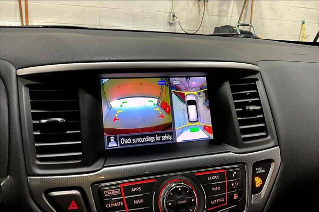 2019 Nissan Pathfinder SL