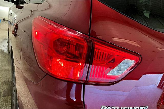 2019 Nissan Pathfinder SL