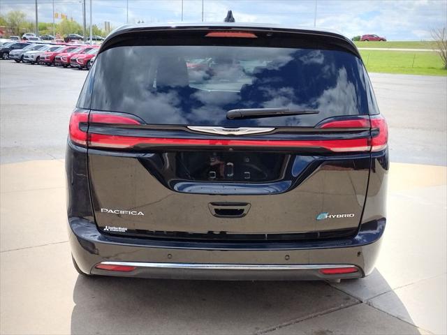 2024 Chrysler Pacifica Hybrid Select