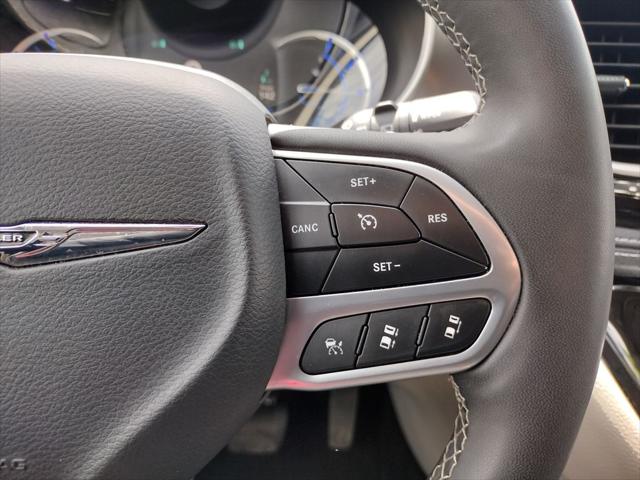 2024 Chrysler Pacifica Hybrid Select