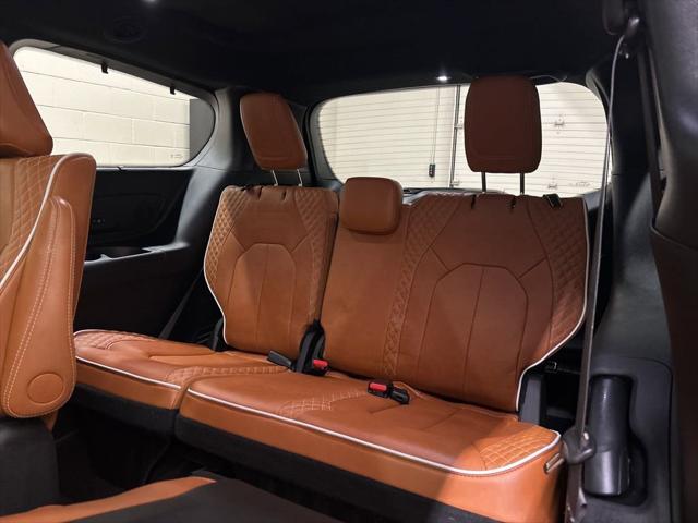 2024 Chrysler Pacifica Pinnacle AWD