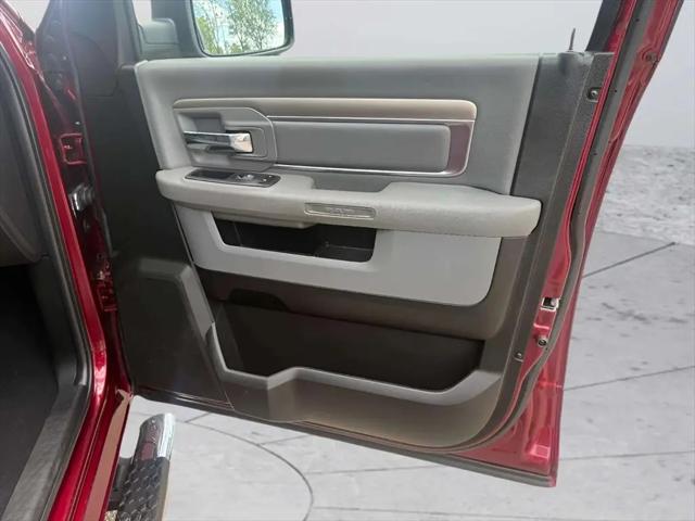 2020 Ram 1500 SLT Crew Cab 4x4 64 Box