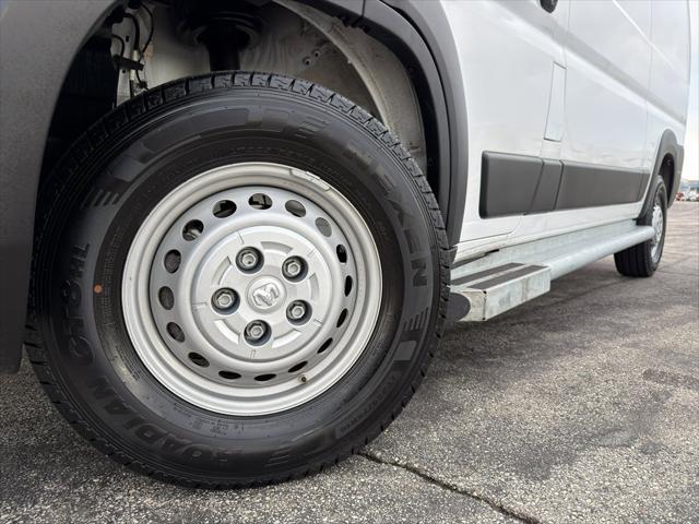 2025 Ram ProMaster 2500 Cargo Van Tradesman Low Roof 136" WB w/Pass Seat