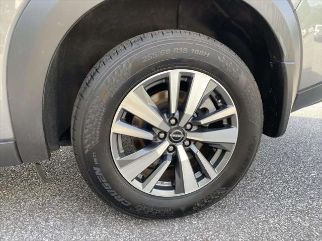 2024 Nissan Pathfinder SL FWD